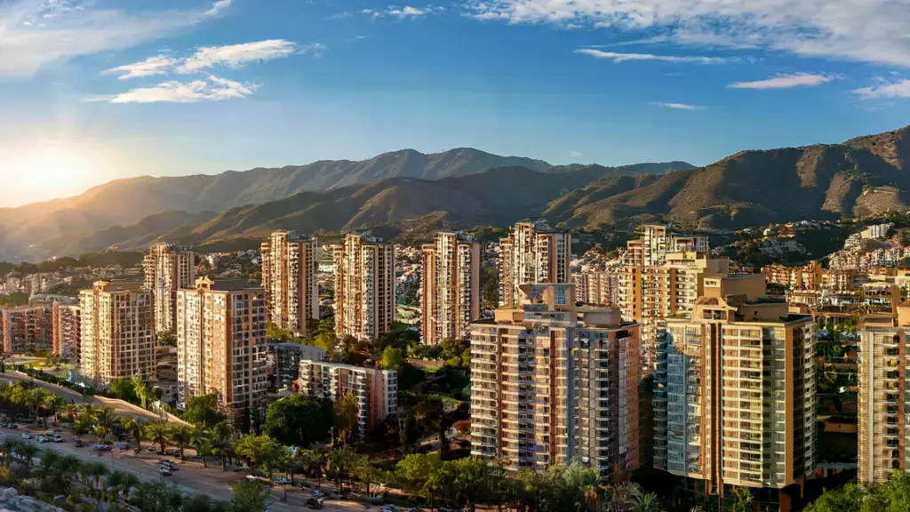 Medellín intensifica la persecución de alquileres turísticos ilegales.