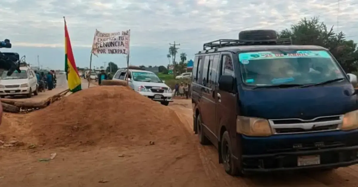 Los vehículos varados en la ruta comenzaron a circular / Foto: Panorama Informativo Trinidad