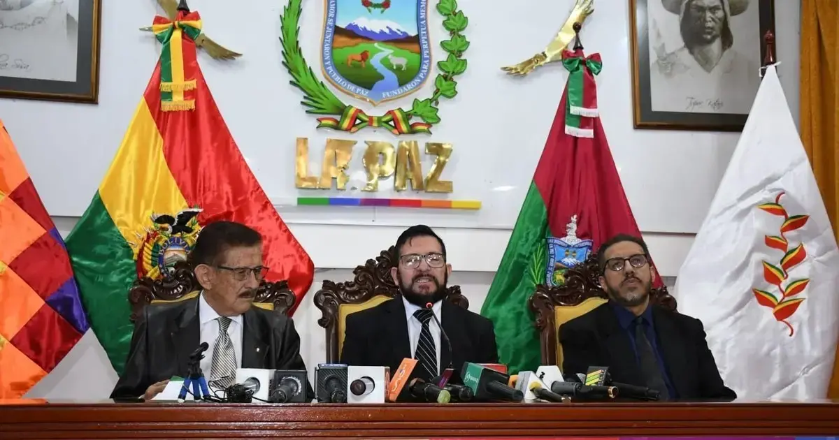 Representantes de la Gobernación de La Paz informaron sobre la declaratoria de estado de emergencia