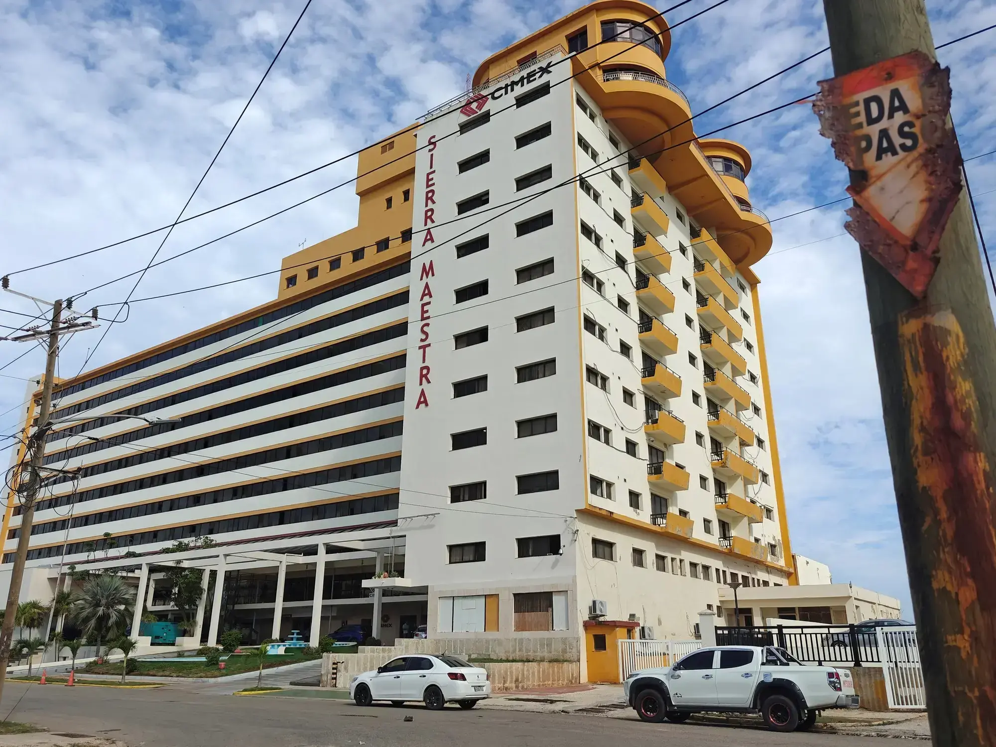 Fachada del edificio de Cimex, una empresa del conglomerado militar Gaesa.