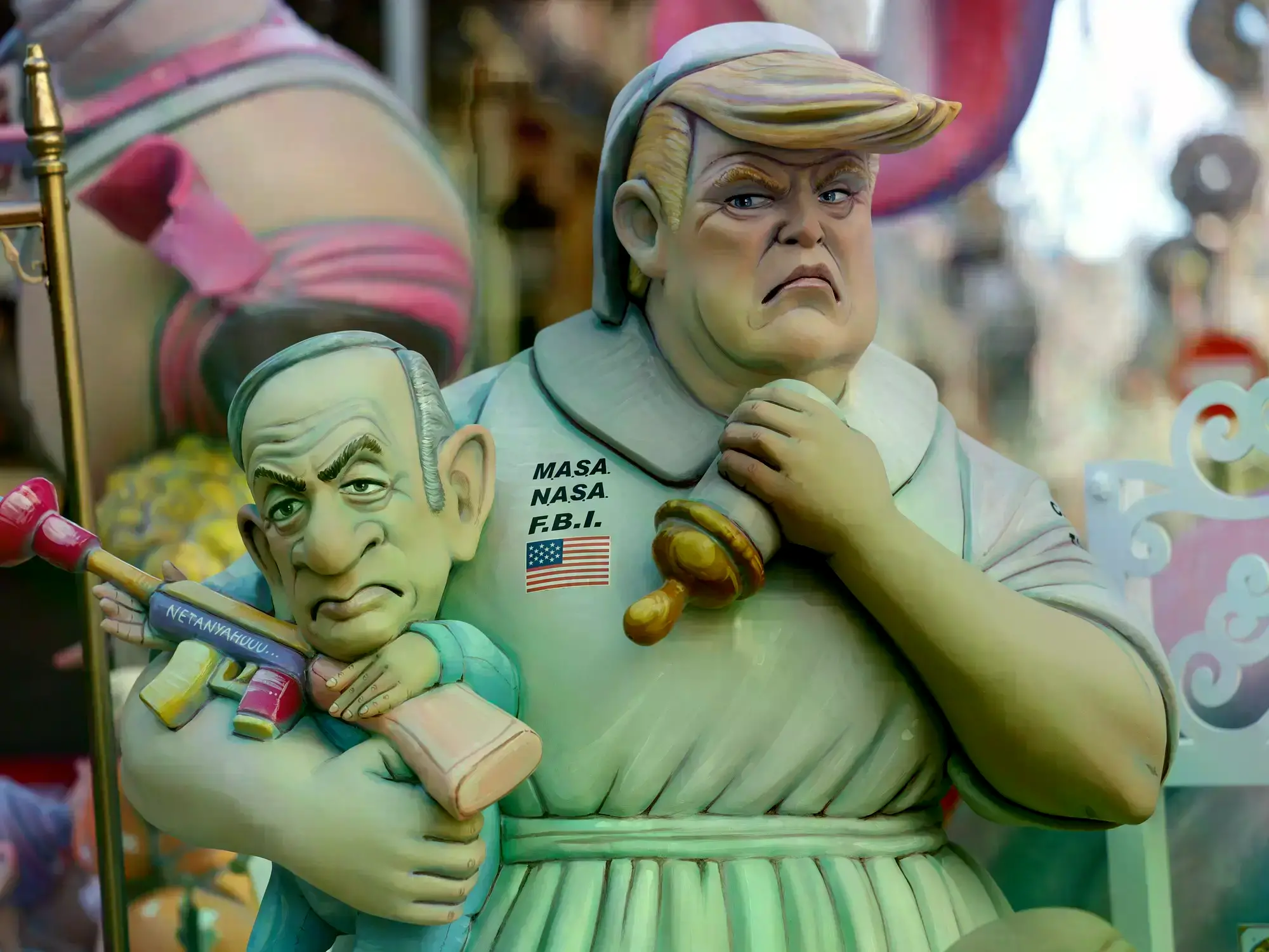 Donald Trump y Benjamín Netanyahu representados en una de las Fallas en Valencia.