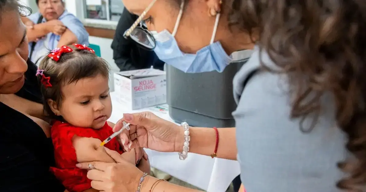 La Alcaldía cruceña habilita tres puntos móviles de vacunación contra la influenza para el feriado largo