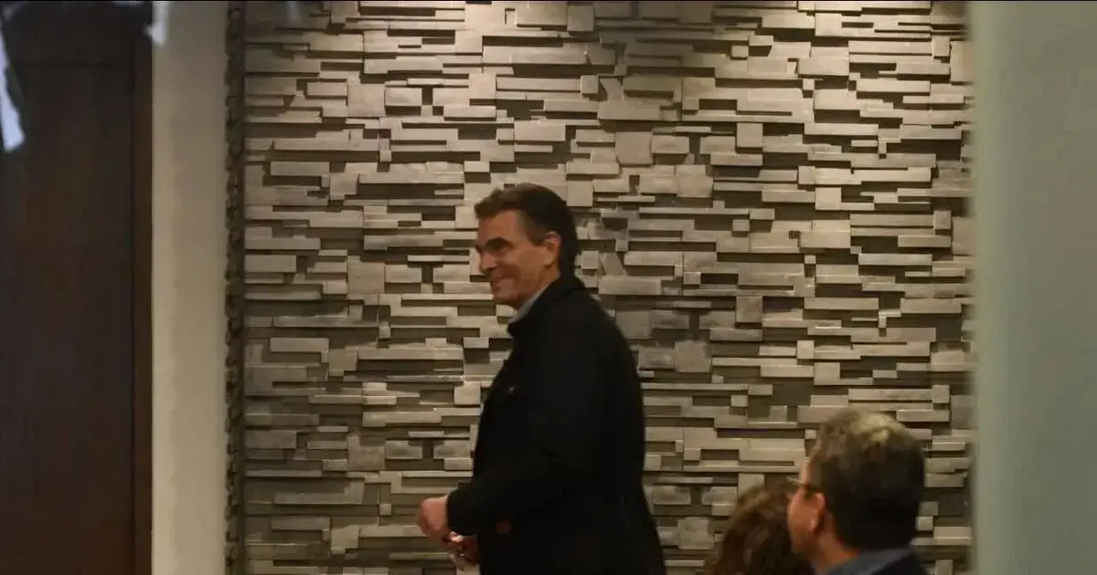 Rodrigo Paz, presidente de Bolivia, cuando llegó al edificio Legislativo tras la reunión con la UTOP en La Paz