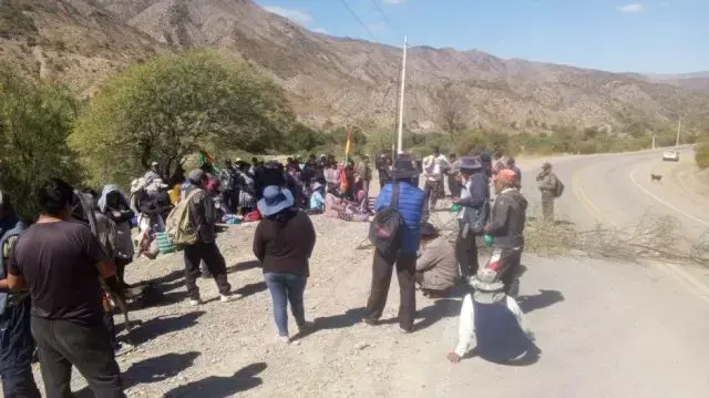 Uno de los puntos de bloqueo en el municipio de Yotala, Chuquisaca.