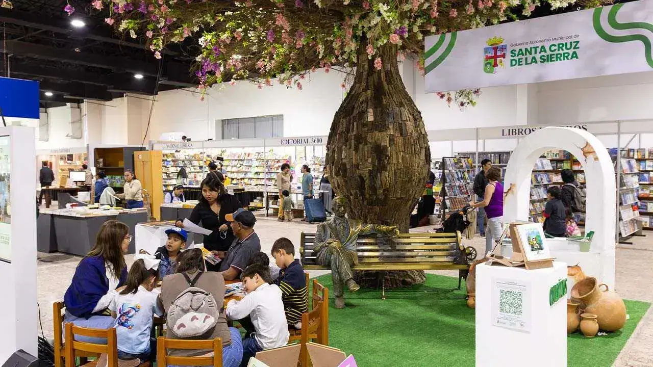 La FIL Santa Cruz convierte el feriado largo en una gran fiesta de la literatura y la cultura