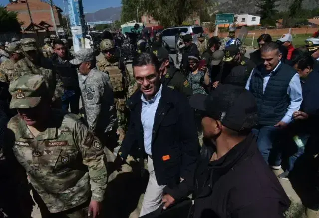 El presidente estuvo en el operativo de desbloqueo de Río Abajo en La Paz.