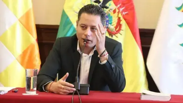 Vicepresidente de Bolivia justifica promesas incumplidas por reducción de atribuciones