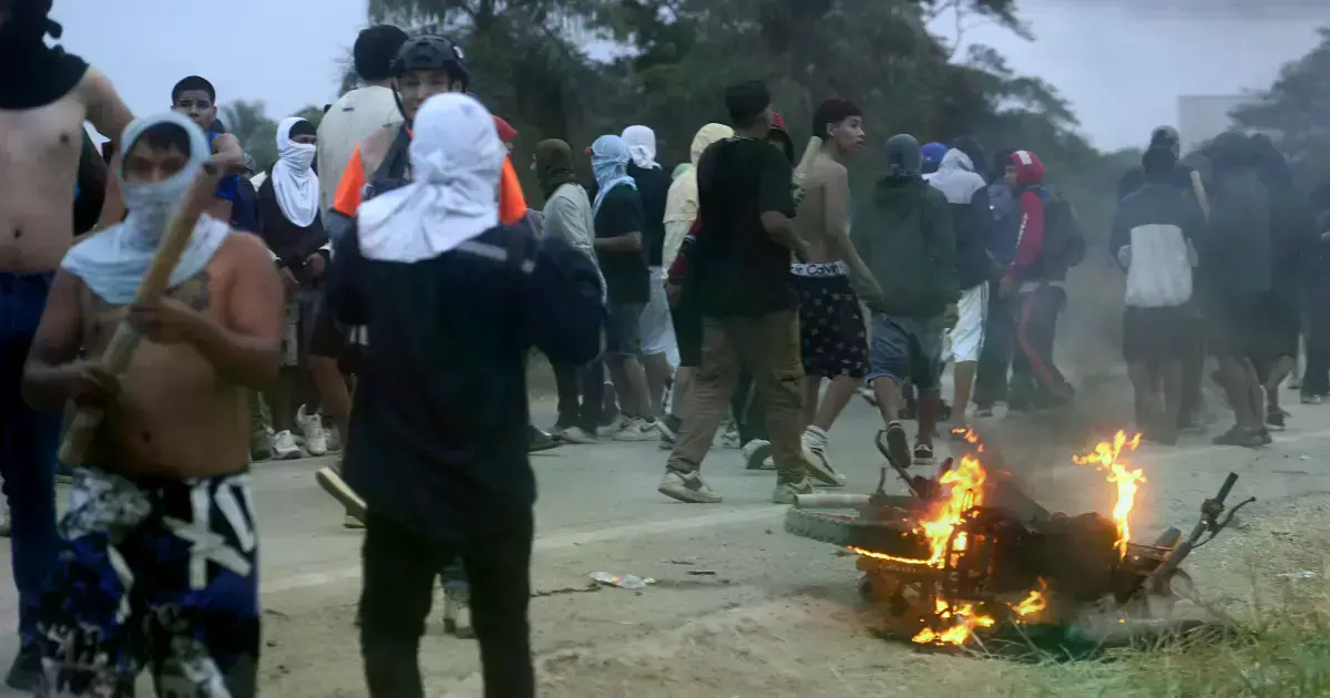 Intervención policial en San Julián deja 26 heridos, incluido un agente