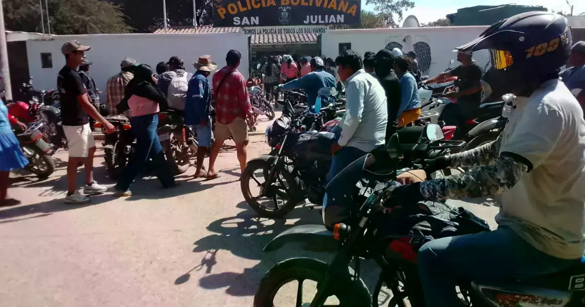 Pobladores saquean y queman estación policial de San Julián tras repliegue de uniformados