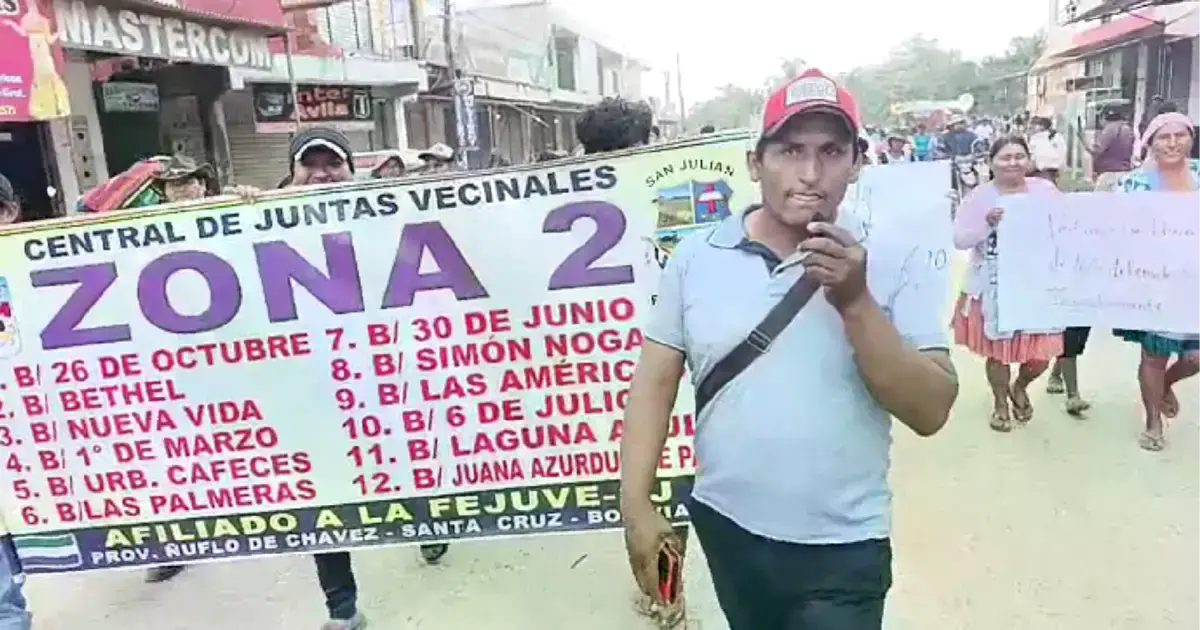 Vecinos de San Julián marchan exigiendo libertad de detenidos y renuncia del presidente Paz