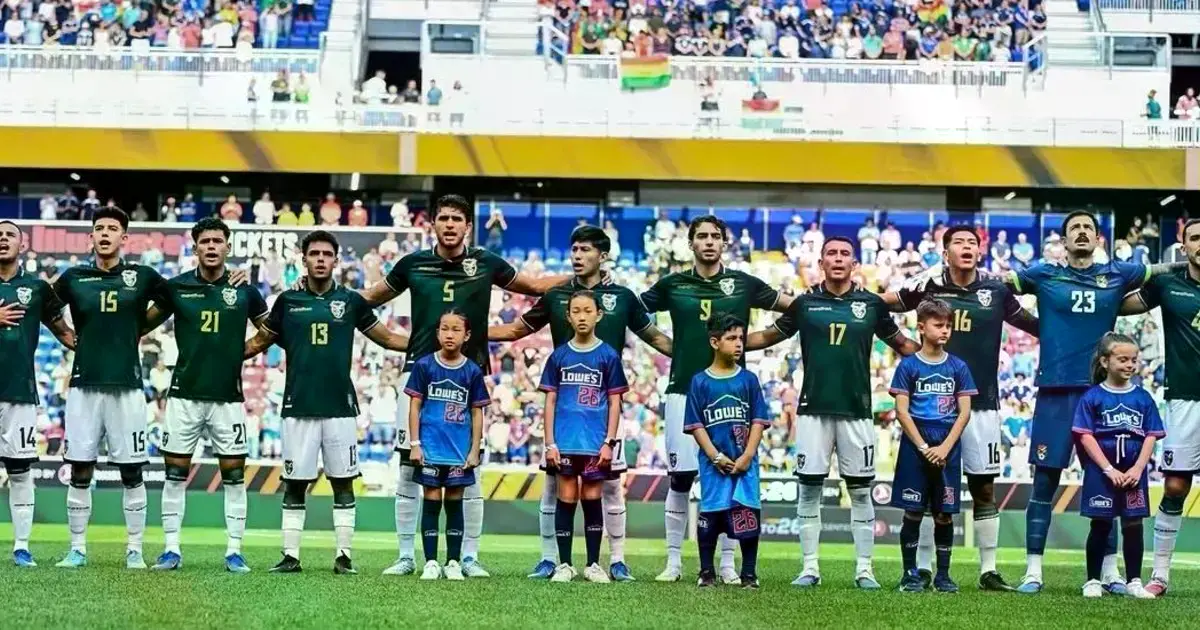 La alineación inicial del partido contra Escocia.