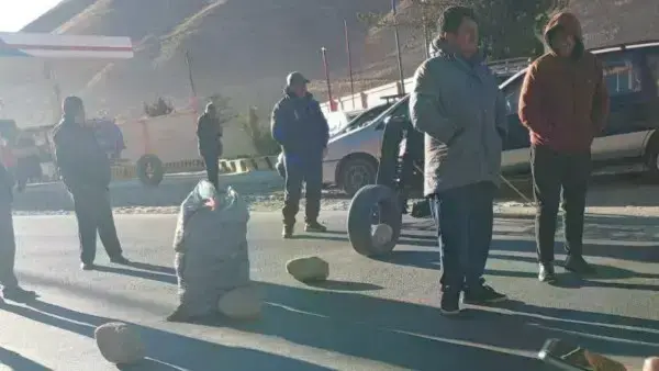 Bloqueo de choferes de los Yungas.