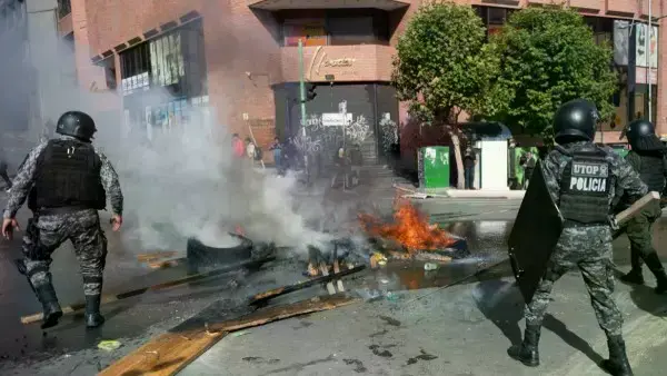 Operativo policial para el control de las protestas.