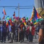 Túpac Katari ordena mantener bloqueos y permitir solo paso humanitario