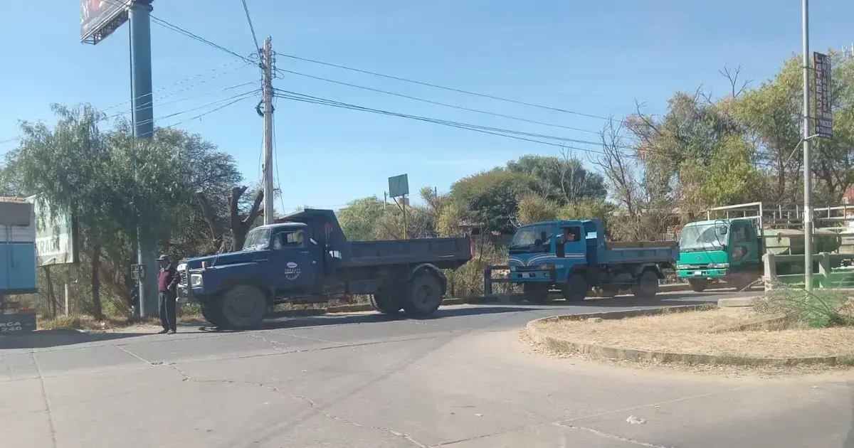 Filas en los surtidores de Tarija
