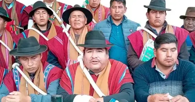 Campesinos de La Paz descartan dialogo y lanzan ultima conminatoria al Gobierno mientras mantienen bloqueos.