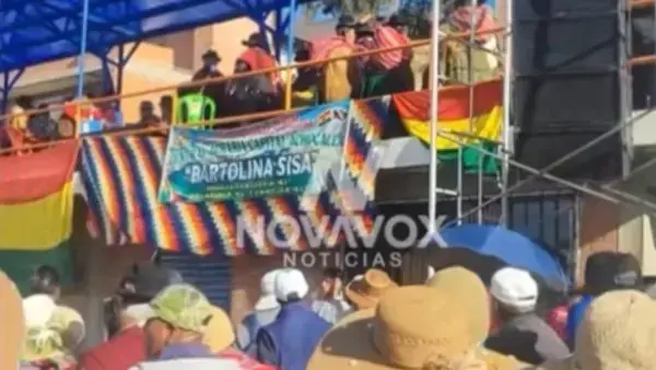 Los vecinos increparon a sus dirigentes por los bloqueos.