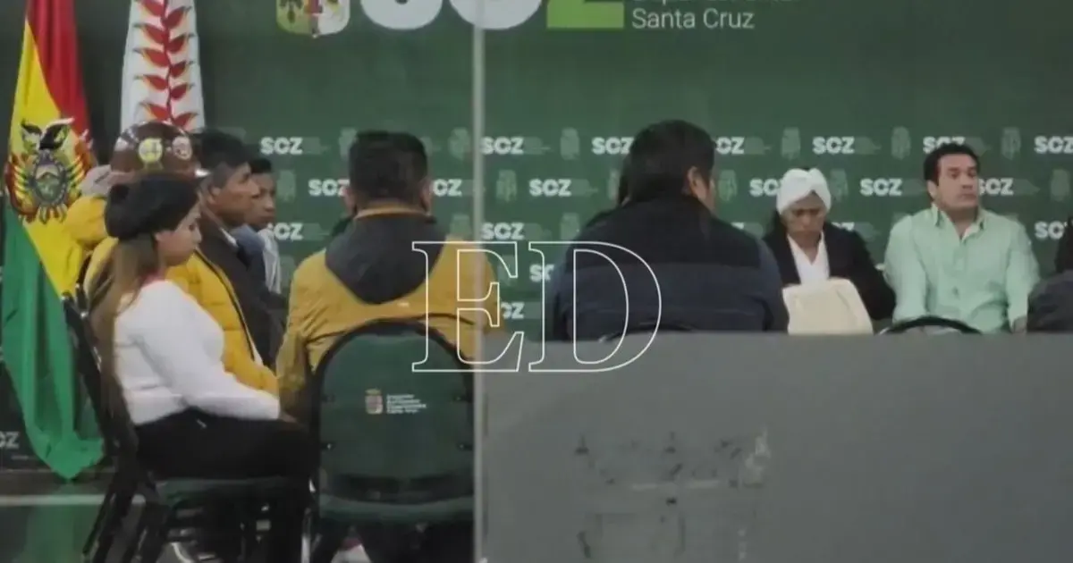Imagen de la reunión realizada entre el gobernador JP Velasco y sectores sociales