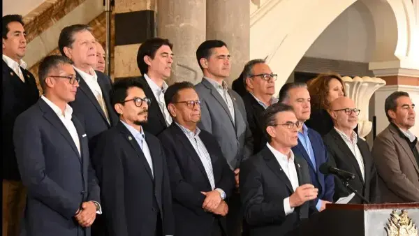 El momento en el que el mandatario da su mensaje dictando el estado de excepción.