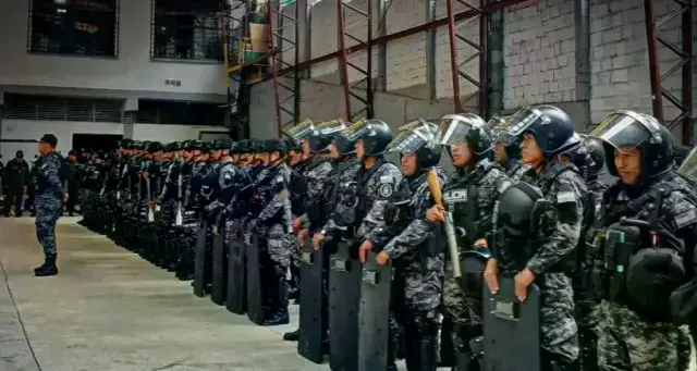 Efectivos policiales