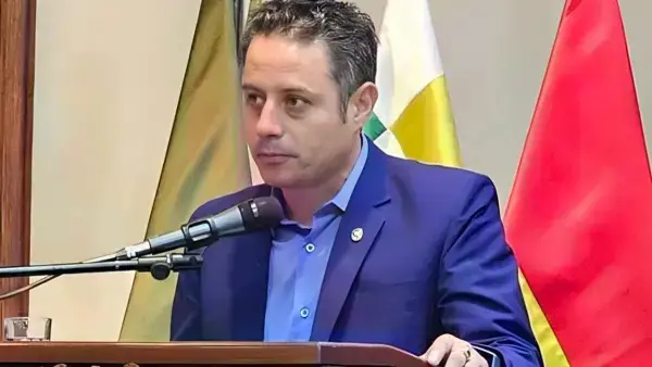 Vicepresidente Edmand Lara.
