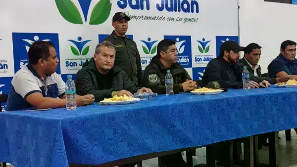 Reunión entre autoridades departamentales y sectores sociales de San Julián.