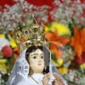 Devotos participan en los actos de la Virgen de Cotoca.