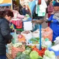 Un mercado de alimentos en Bolivia.