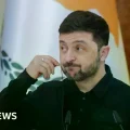 Volodymyr Zelensky durante una declaración pública.
