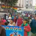 Marcha de vecinos y vecinas en rechazo al incremento del precio del pan.
