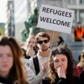 Defensores de los derechos humanos protestan frente al Parlamento Europeo, en Bruselas.