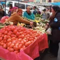 Un puesto de tomate en la zona Garita de Lima.