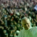 El papa León XIV durante la audiencia general en la plaza de San Pedro.