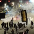 Policía logra dispersar a los manifestantes en El Alto.
