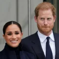 El príncipe Harry junto a su esposa, Meghan Markle.