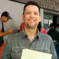 Federico Morón llega al Tribunal Electoral Departamental de Santa Cruz.