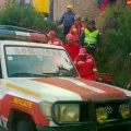 El equipo de Bomberos rescató al hombre mal herido.