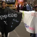 Mujeres durante una marcha por el Día Internacional de Eliminación de la Violencia contra la Mujer en La Paz.