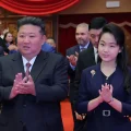 Kim Jong-un y su hija Kim Ju-ae llegan al Gran Teatro de Pyongyang Oriental en junio de 2025.