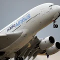 Un Airbus A380 despega en el salón aéreo de París en junio de 2015.