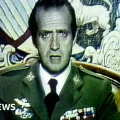 El rey Juan Carlos I subió al trono dos días después de la muerte del general Francisco Franco.
