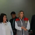 María Elena 'Bibi' Urquidi y la ministra Marcela Flores en el Hospital del Norte