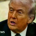 Donald Trump habla en una rueda de prensa en la Casa Blanca.