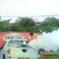 Fumigación contra mosquitos en barrios de la capital cruceña