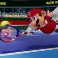 Mario ejecutando un golpe especial de tenis.