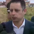 Edmand Lara este lunes en declaraciones ante la prensa en La Paz.