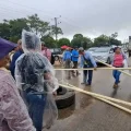 Productores bloquean en Yapacani