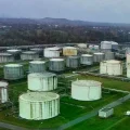 Depósitos de petróleo en una refinería de BP en Alemania.