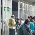 Filas en el Banco Central para cambiar los billetes de la serie B.