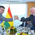 El presidente Rodrigo Paz y su par brasileño Lula da Silva durante la ceremonia de bienvenida en el Palacio de Planalto.